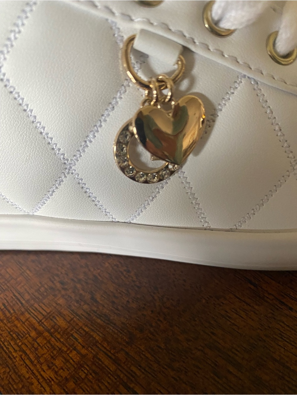 NWOT GBG Los Angeles White Sneakers Gold Accents Charms quilted casual 8 - Picture 4 of 5